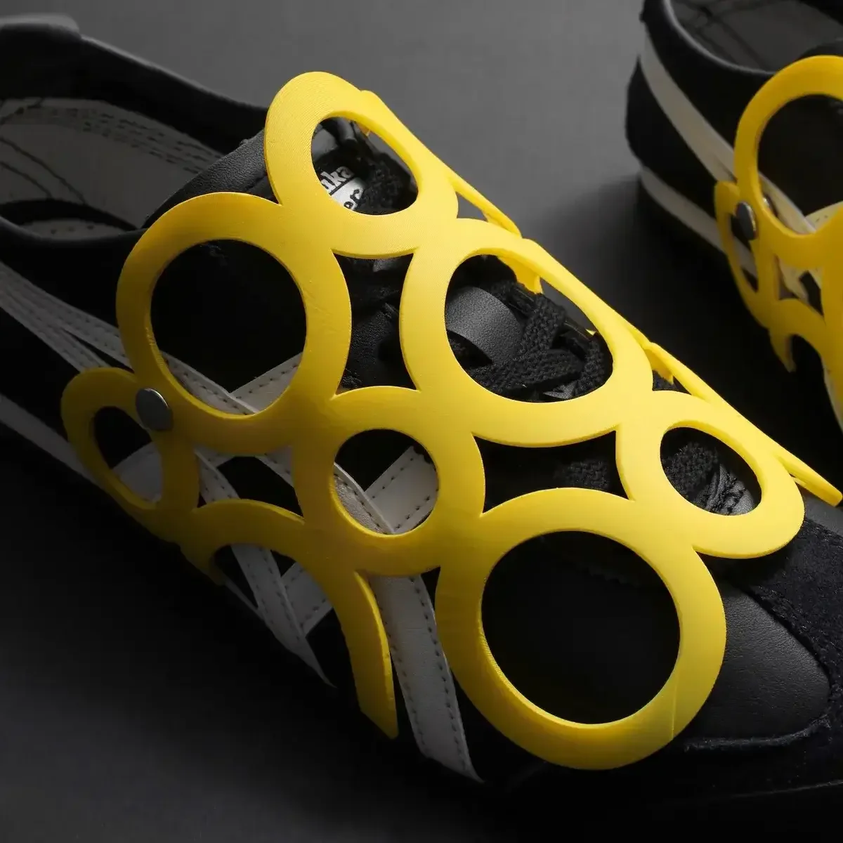 【コム デ ギャルソン】×【オニツカタイガー】など、新作コラボ3選！ ユニークなデザインと機能性を両立させた最旬アイテム