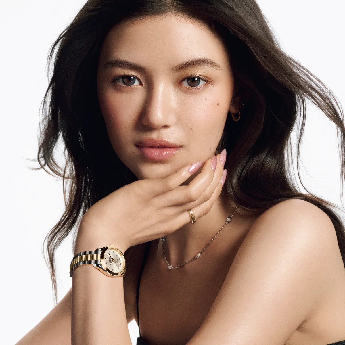 OMEGA　DANIELLEがまとうピュアな美
