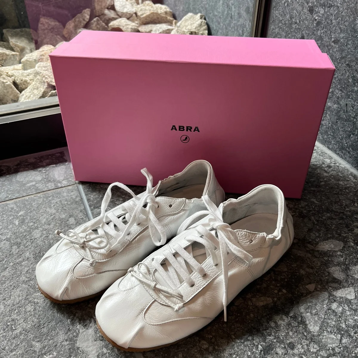 パリ発【ABRA】のバレエシューズで、冬コーディネートを軽やかにアップデート #深夜のこっそり話 #2331