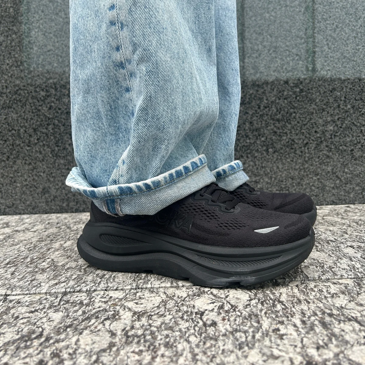 マシュマロスニーカー！ 【HOKA（ホカ）】のボンダイ９を履けば心も足取りも弾む #深夜のこっそり話 #2208