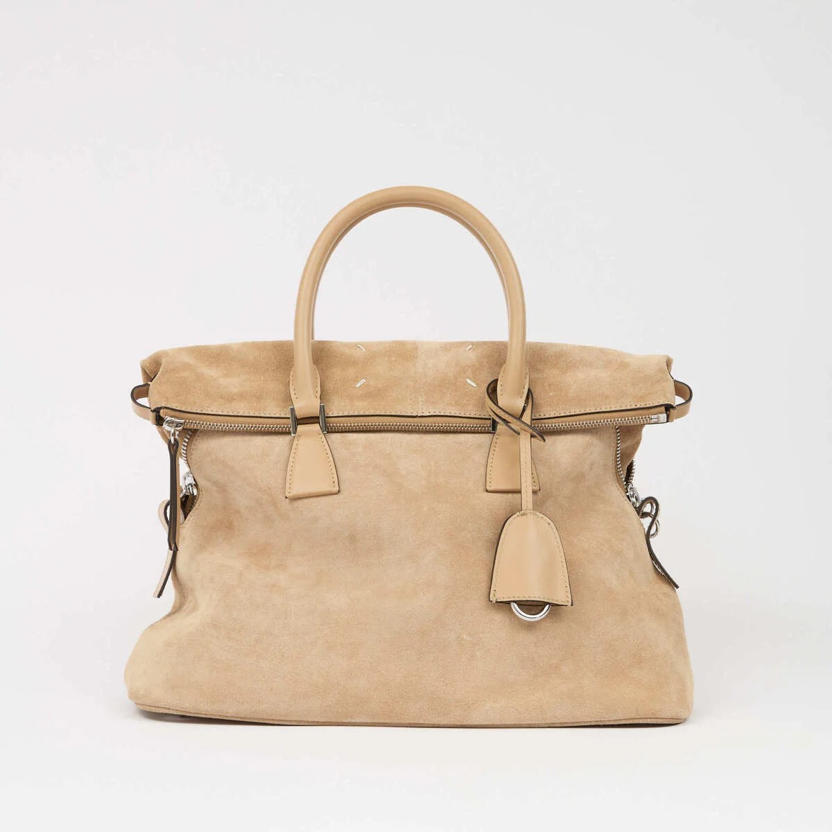 【メゾン マルジェラ】から新作バッグ「5AC」ソフトが登場！ショルダーバッグやクロスボディバッグとしてもマルチに活躍