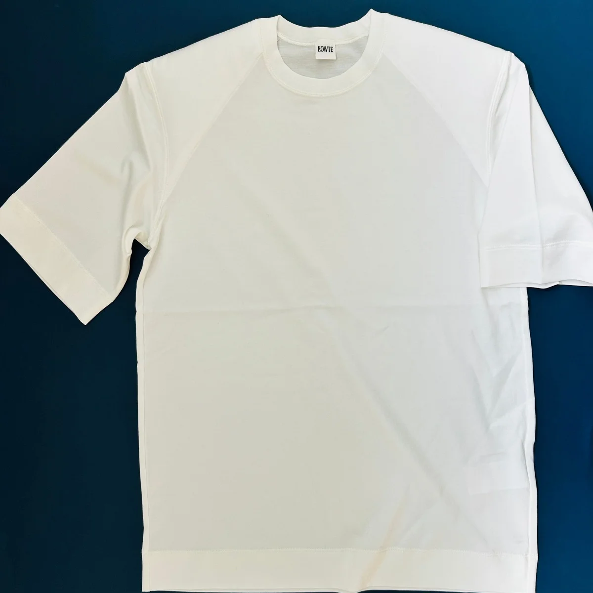 【BOWTE（バウト）】のTシャツは秋冬に大活躍！　その理由は……