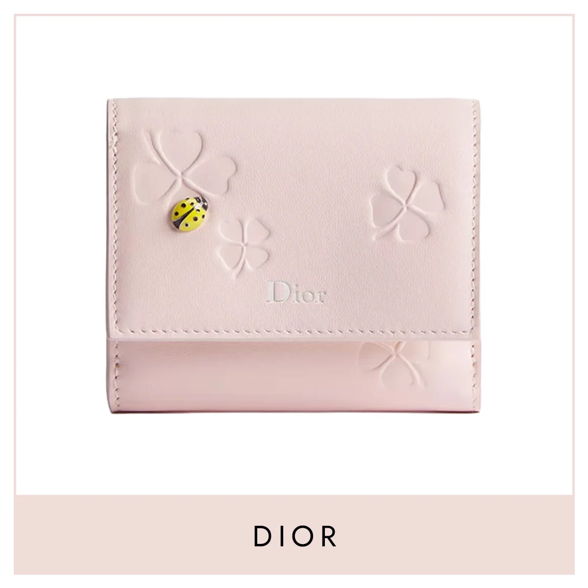 【ディオール】の財布。幸運と春を呼びこむ限定チャーム付き！ クローバーが躍る多機能ミニ財布