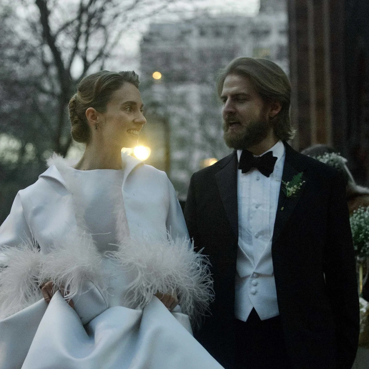  マヤ・ホークの結婚式に『ストレンジャー・シングス 未知の世界』の共演者が集結！まるで同窓会と話題に