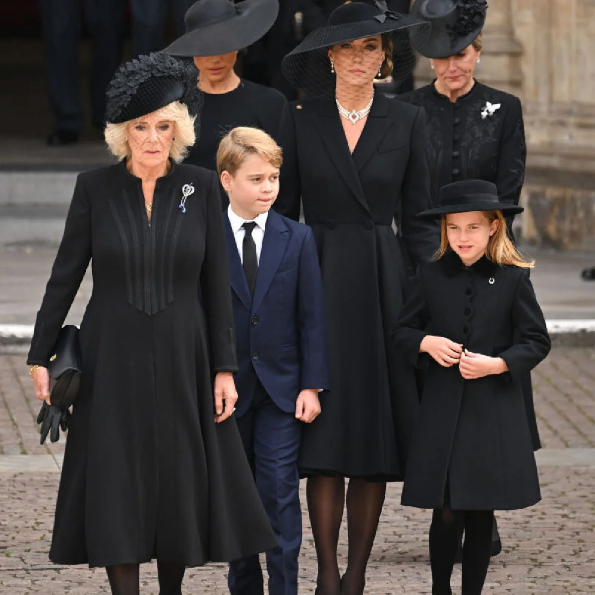 キャサリン皇太子妃、メーガン妃、シャーロット王女、ファッション＆ジュエリーでエリザベス女王への思いを託す
