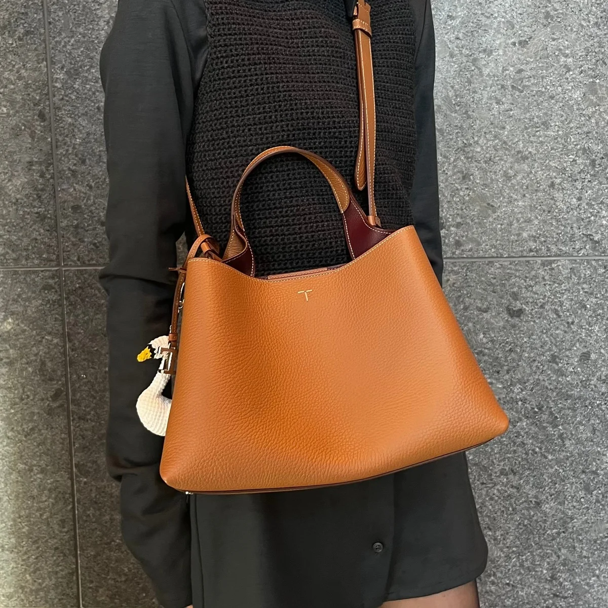 【トッズ】大人気トップハンドルバッグがブラウンで登場！ 国内で買えるのはSPURSHOPだけ！ 