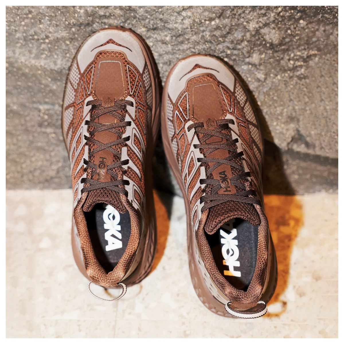 人気スタイリストが選ぶ【ホカ®︎】の最旬スニーカーは？ 驚くほど歩きやすい、快適な履き心地を体感して