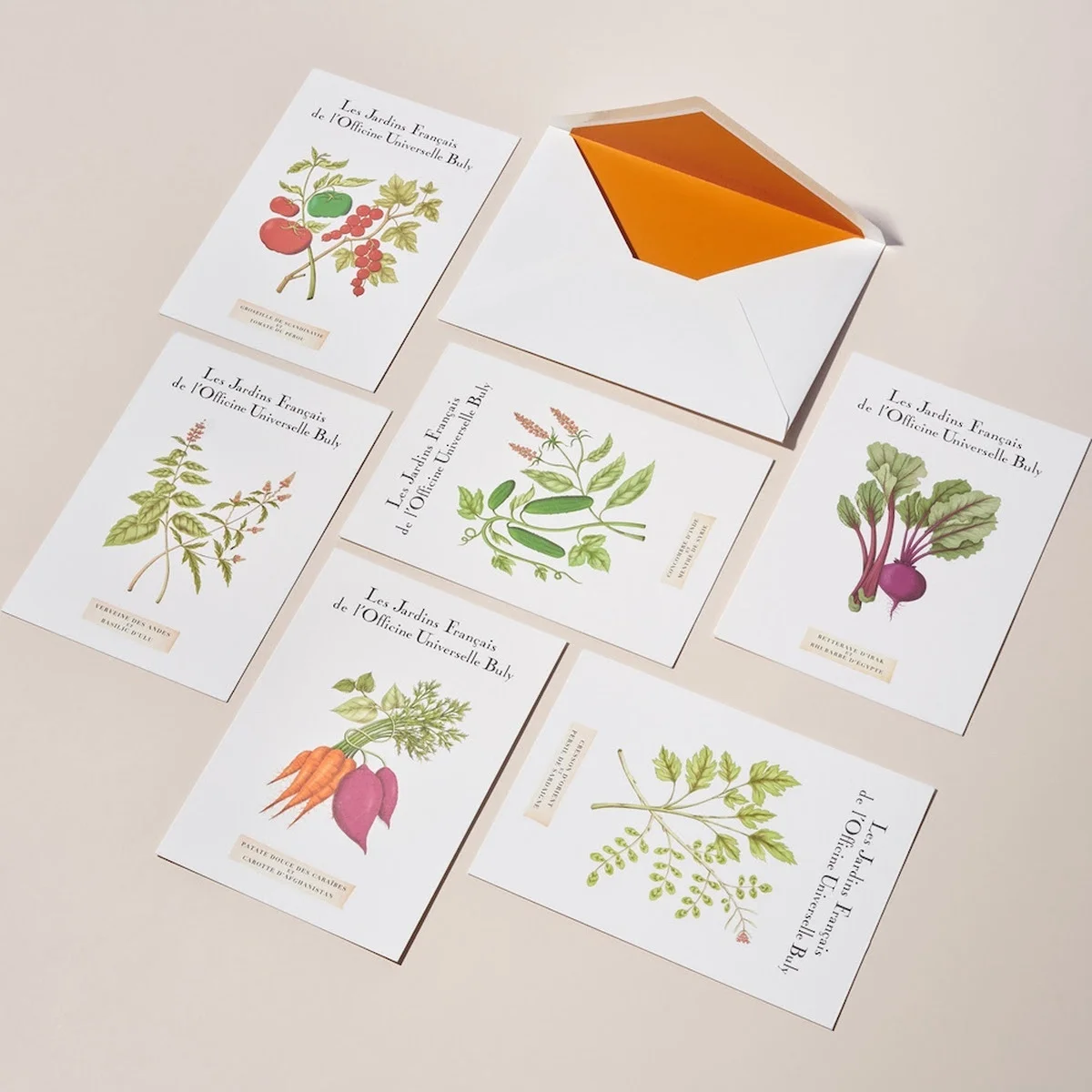 ​【オフィシーヌ・ユニヴェルセル・ビュリー】より菜園の香りを運ぶポストカードが登場。カリグラフィー代筆と郵便サービスを行うポップアップも開催