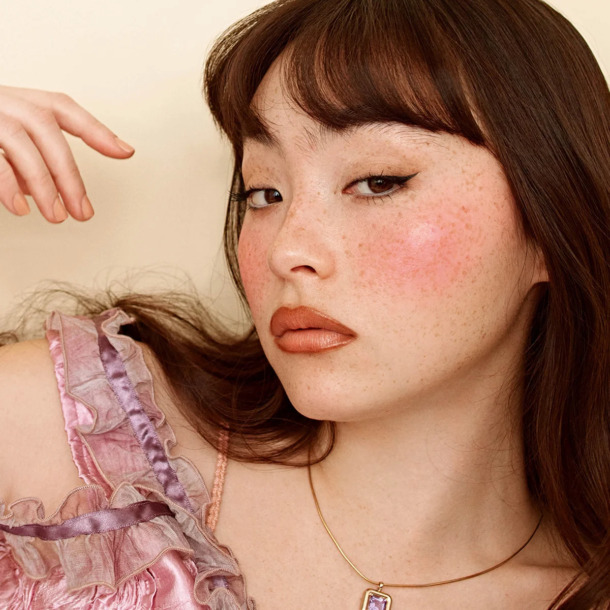 グッチ グロウ  ブラッシュで、【サブリナ・カーペンター】のチークルックを真似したい！