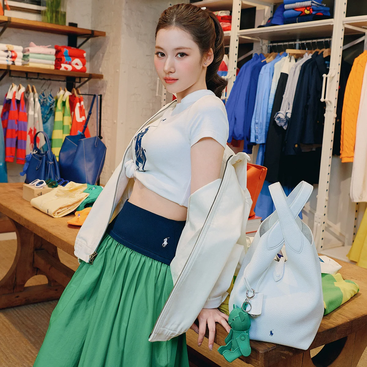 TWICE SANAが原宿のポロ ラルフ ローレンに来店！