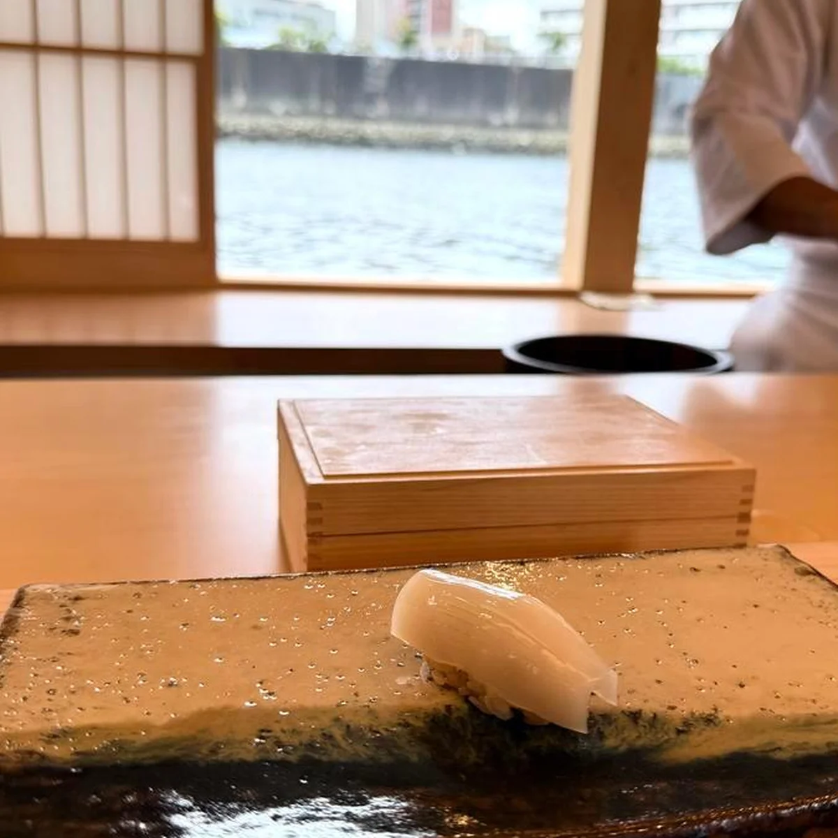 極上の江戸前鮨と東京湾＆隅田川クルーズを堪能！ 屋形船「鮨 おりがみ」で記憶に残るひとときを