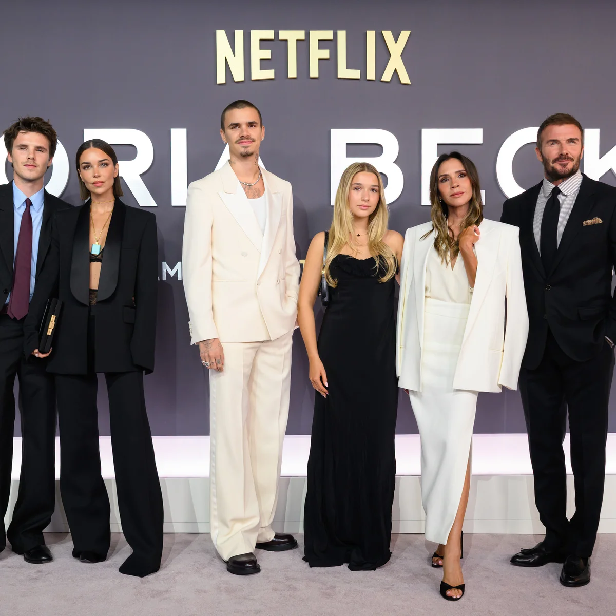 Netflix作品『ヴィクトリア・ベッカム』がついに配信！ 数十年にわたる摂食障害、ファッションブランドの経営危機、笑わない理由など赤裸々に語る