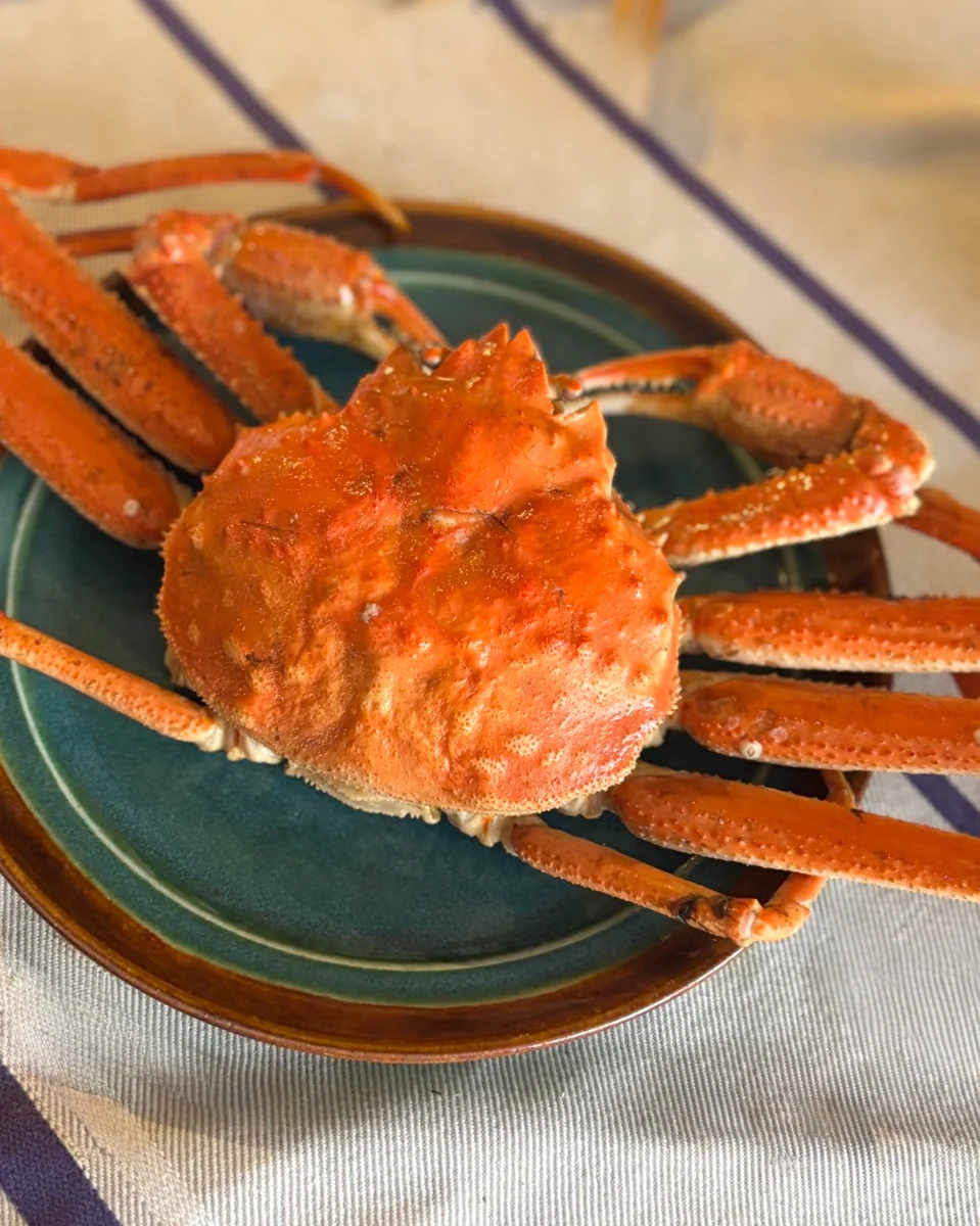 昼下がりのカニと【ソウル・香美堂（ヒャンミダン）】で買ったアンティークスッカラ