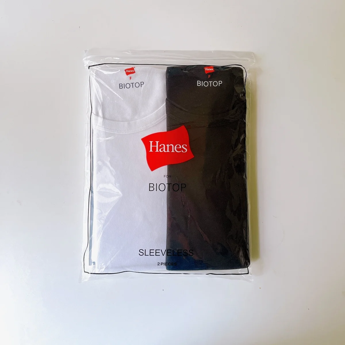 夏のスタメンは【Hanes for BIOTOP】のタンクトップ