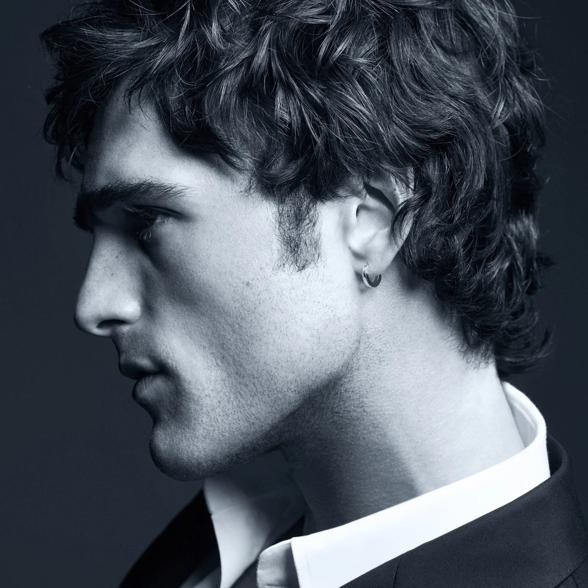 【シャネル】ジェイコブ・エロルディが「ブルー ドゥ シャネル」の新たな顔に