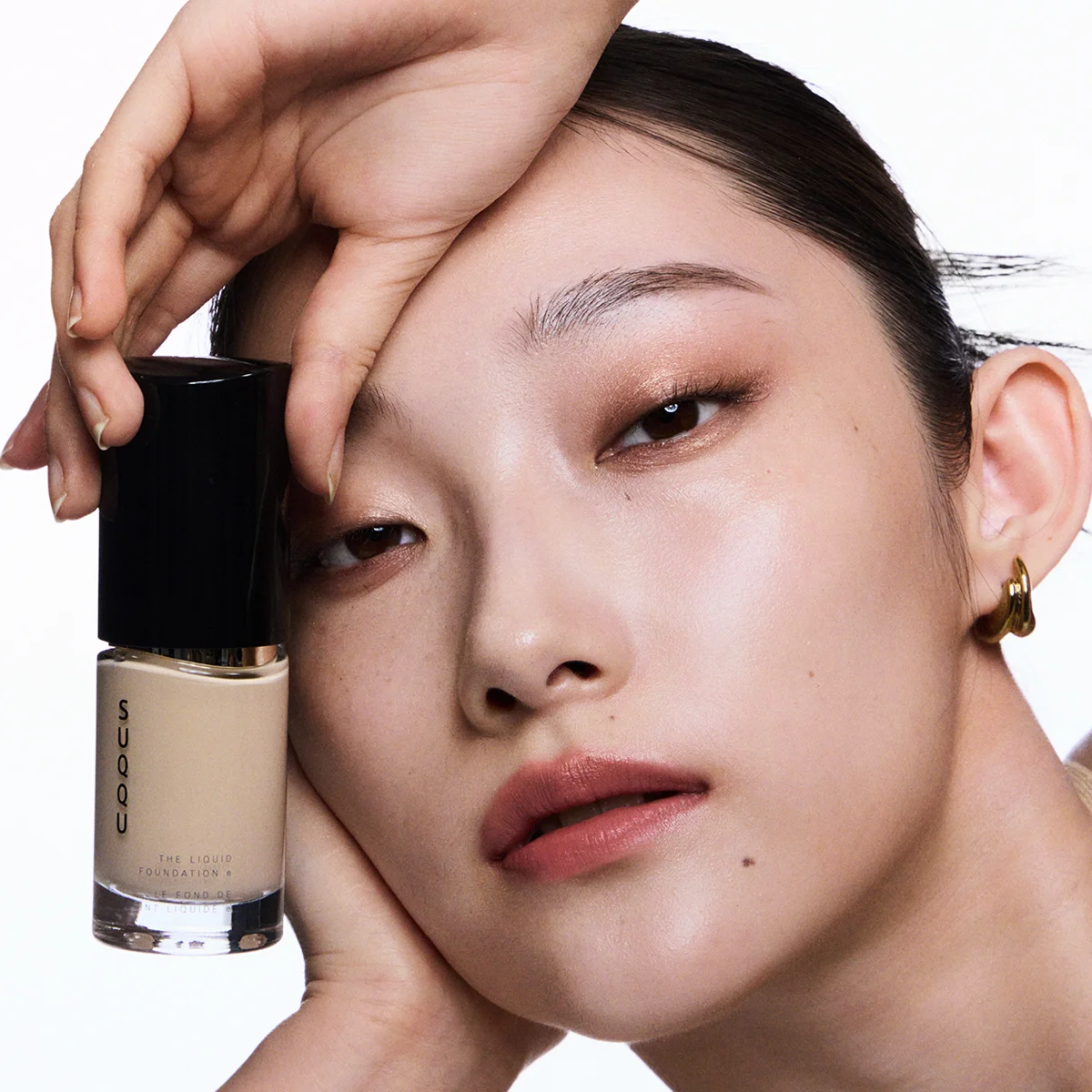 SUQQUの新ファンデーションで艶高く