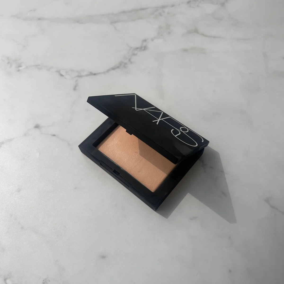 【NARS】の新生“リフ粉”を手放せない！