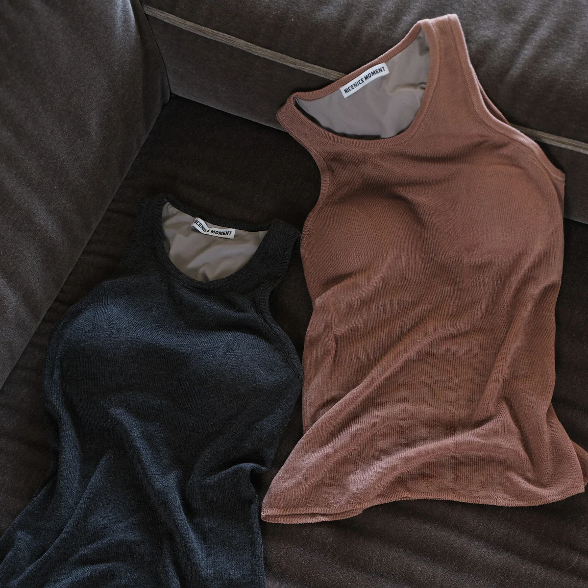 “下着いらず”の新定番。【ナイスナイス モーメント × SPURSHOP】のカシミヤ混別注トップスに出合いました