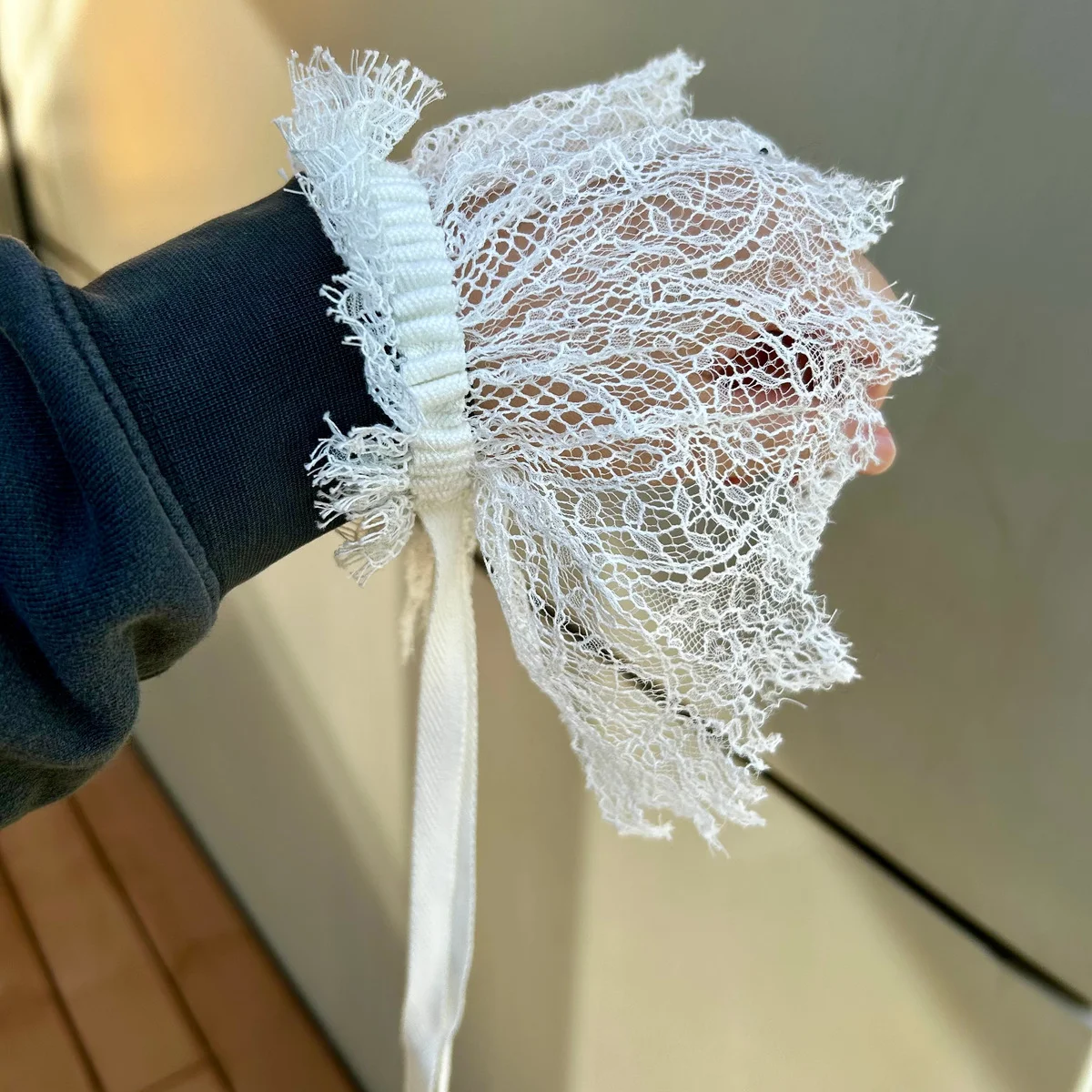 インスタント・ドレスアップに効く【アン ドゥムルメステール】の付け袖