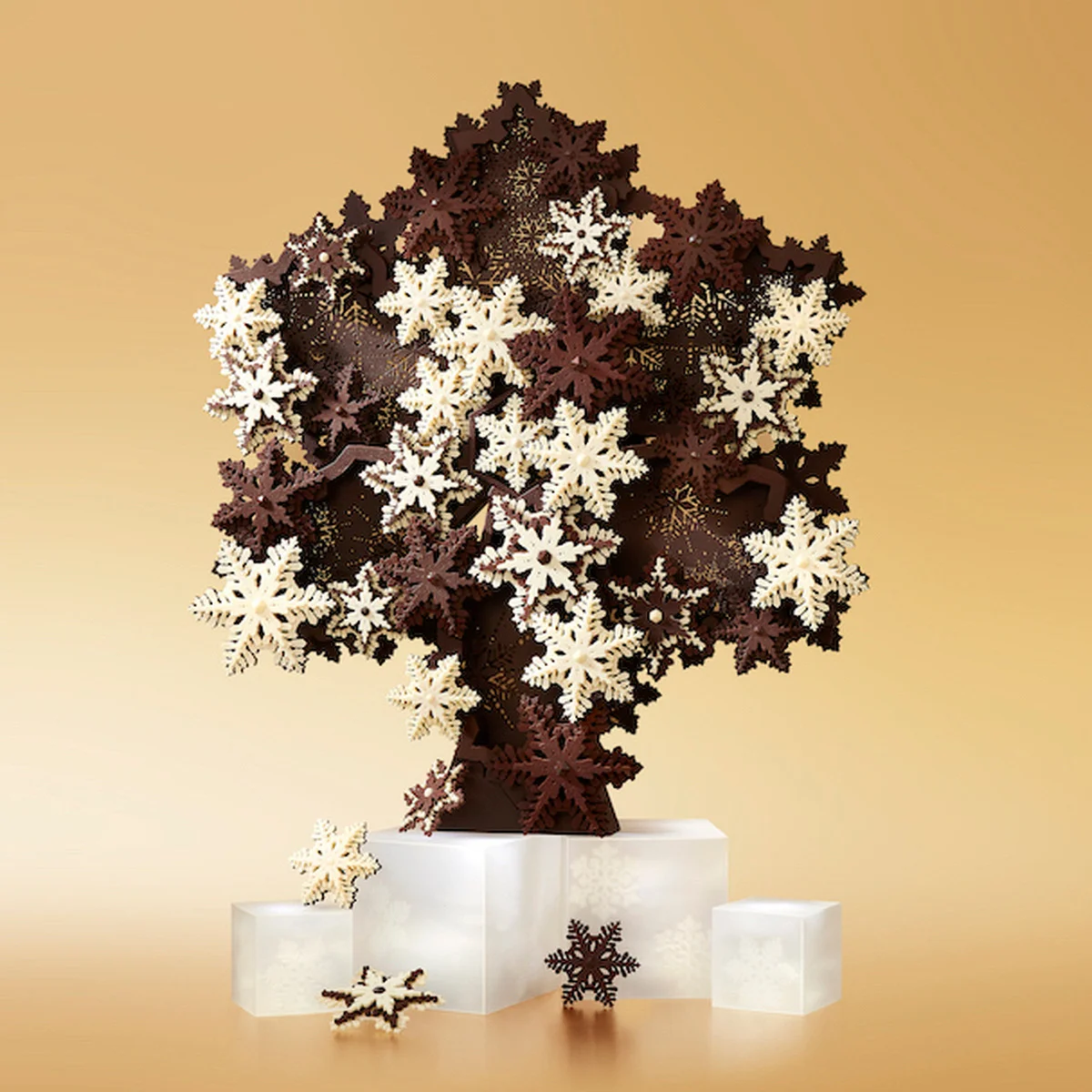 【ラ・メゾン・ デュ・ショコラ】より、雪の結晶をモチーフにしたクリスマスコレクション「ノエル ジヴレ」が登場