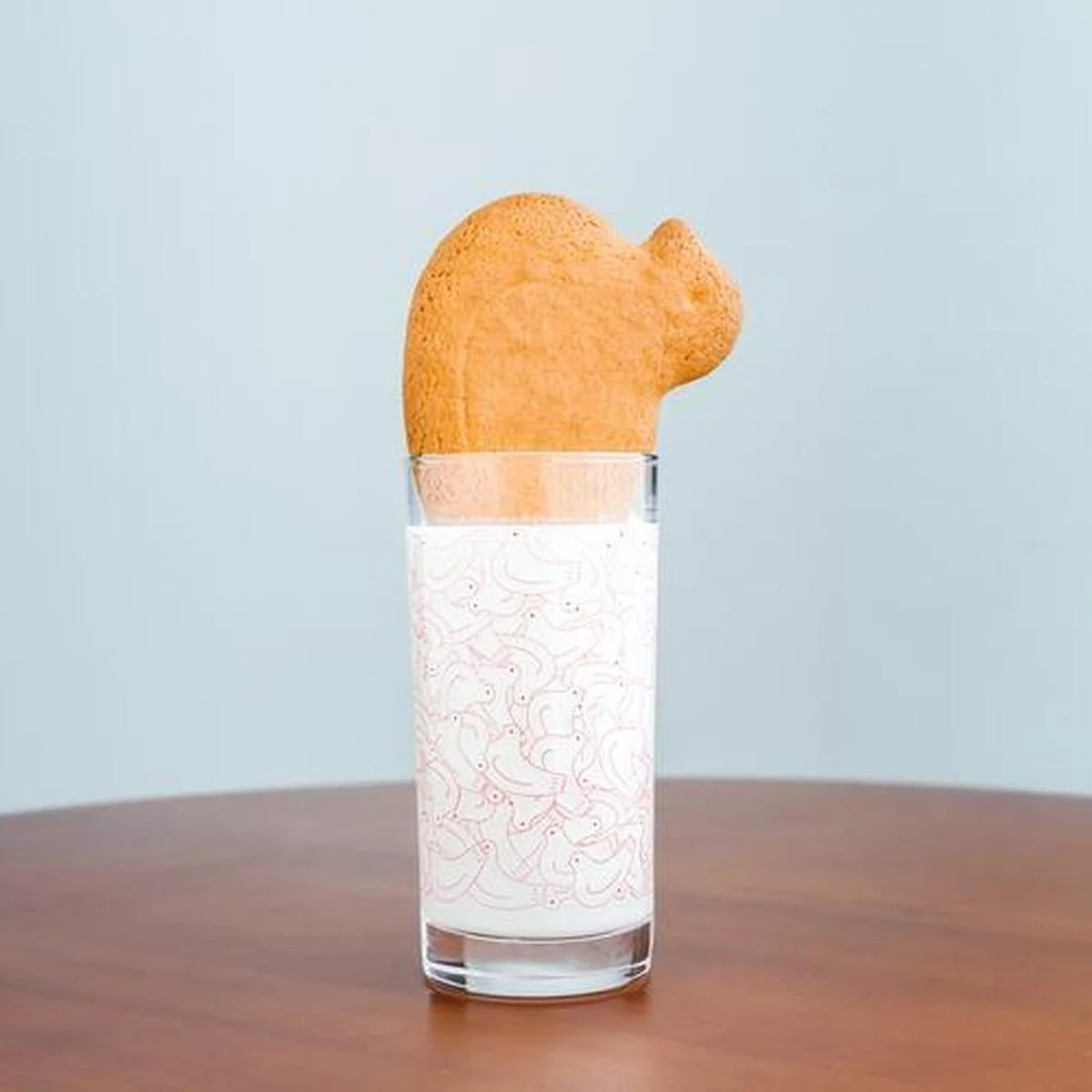 3月6日は「鳩サブローの日」！ 【豊島屋】から「鳩ぽっぽーち」と鳩の色が変わる「不思議グラス つめたくしてね」を1日限定オンライン販売