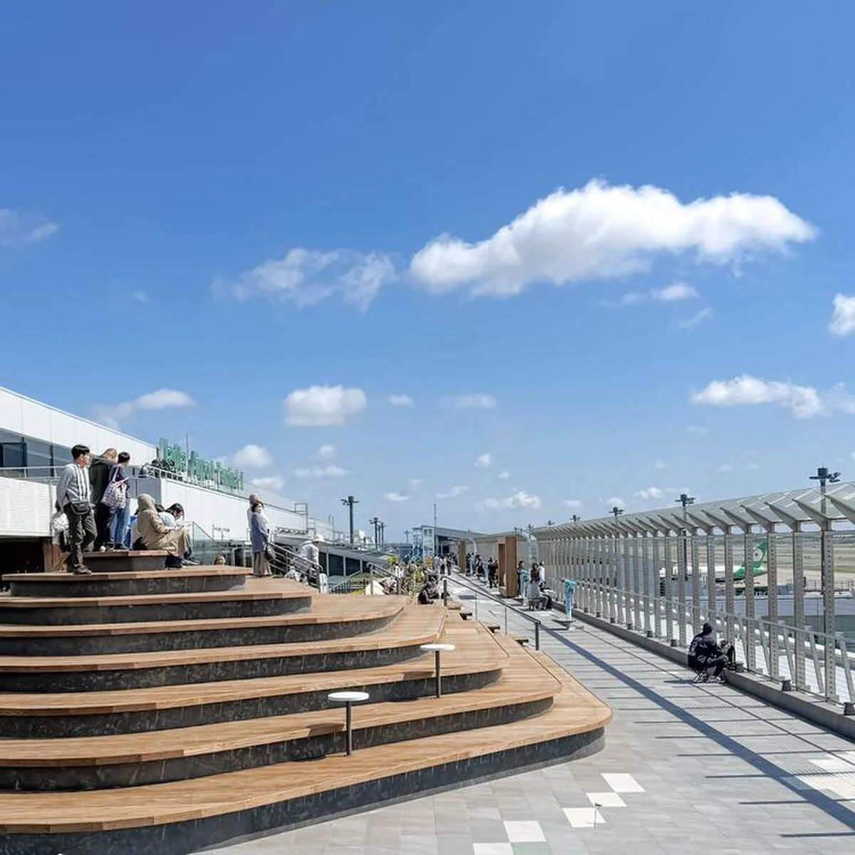 【保存版・2026年最新】成田空港は出発前２時間じゃ足りない！ 新展望デッキ・ラウンジ級最強休憩エリア(無料)完全ガイド。ひとりっP行きつけ便利アドレスも紹介！