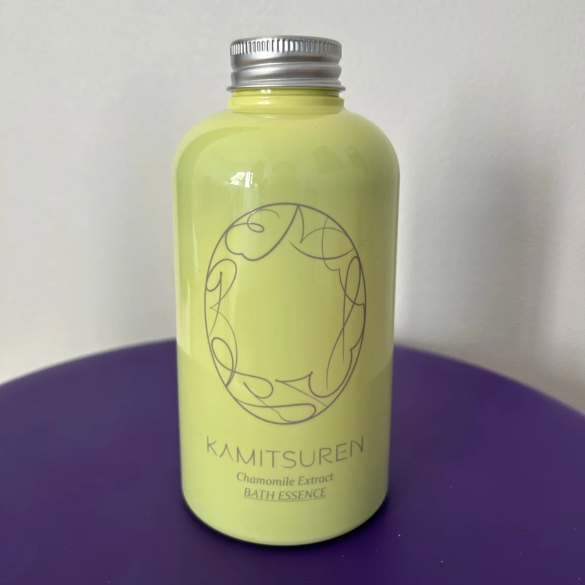 【華密恋（カミツレン）】 国産カモミールエキス100％の薬用入浴剤で、芯からほぐれるバスタイム