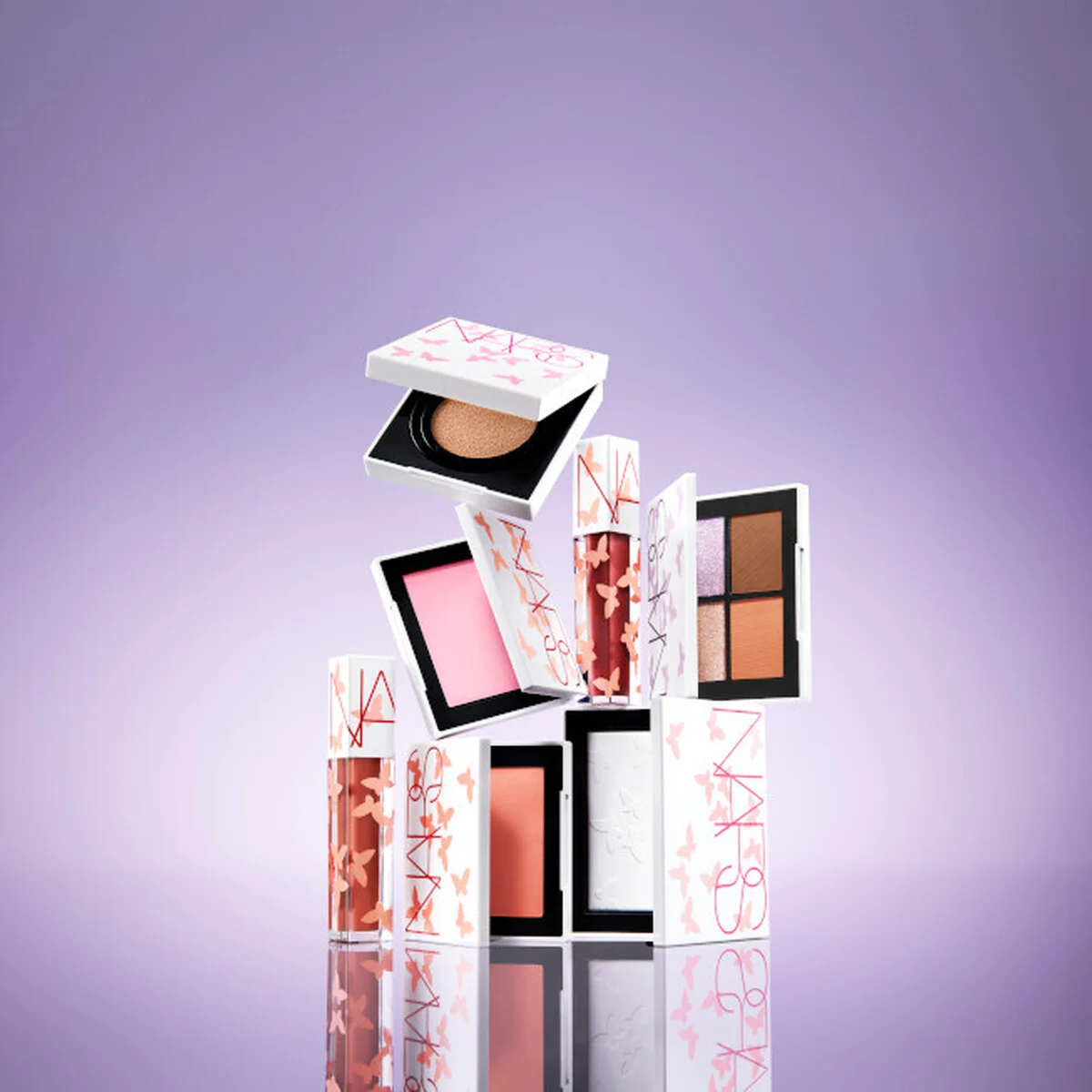 アジア限定！ 【NARS】“リフ粉”を筆頭に、スターコスメが蝶モチーフの限定パッケージに
