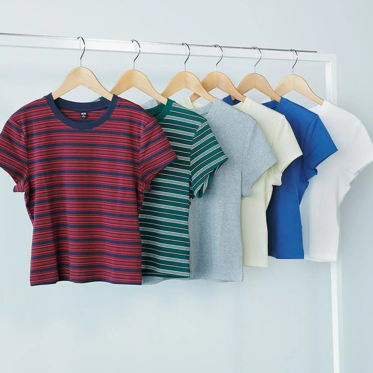 【ユニクロTシャツ】似合う１枚が見つかる！ 夏の装いがマンネリ化しない「Tシャツ」６型を試着レビュー