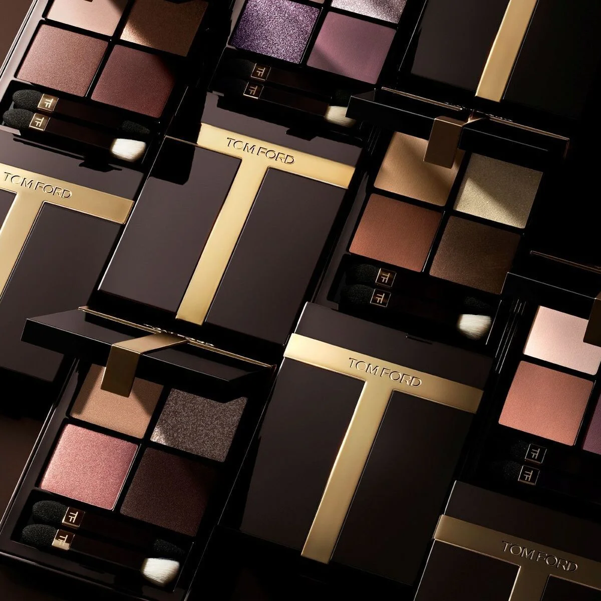 【トム フォード ビューティ】「アイ カラー クォード」が全面刷新！ 光を操る“SOLEIL”1種と、モードな“RUNWAY”2種の3ライン