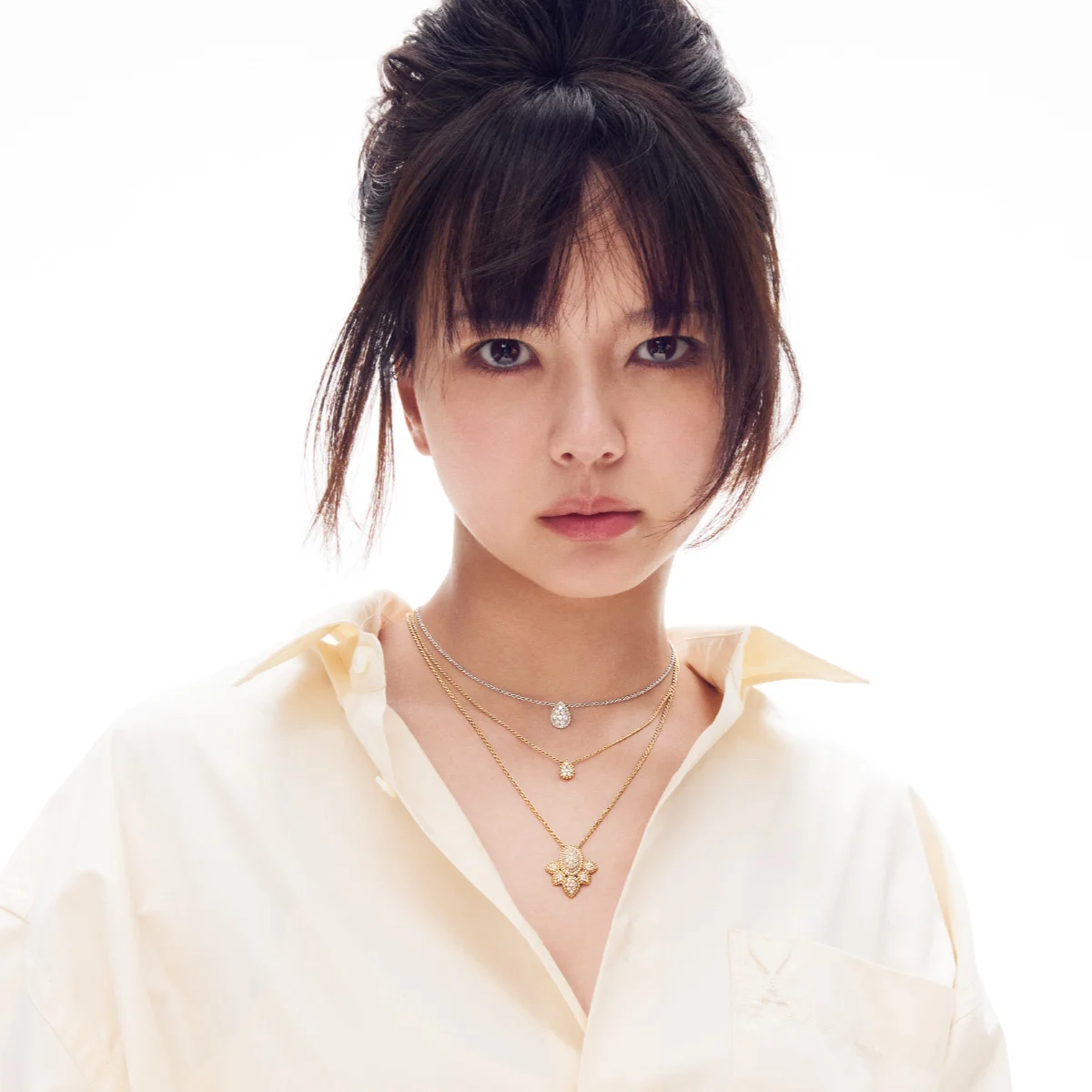 多部未華子とブシュロン「セルパンボエム」の強さをまとって