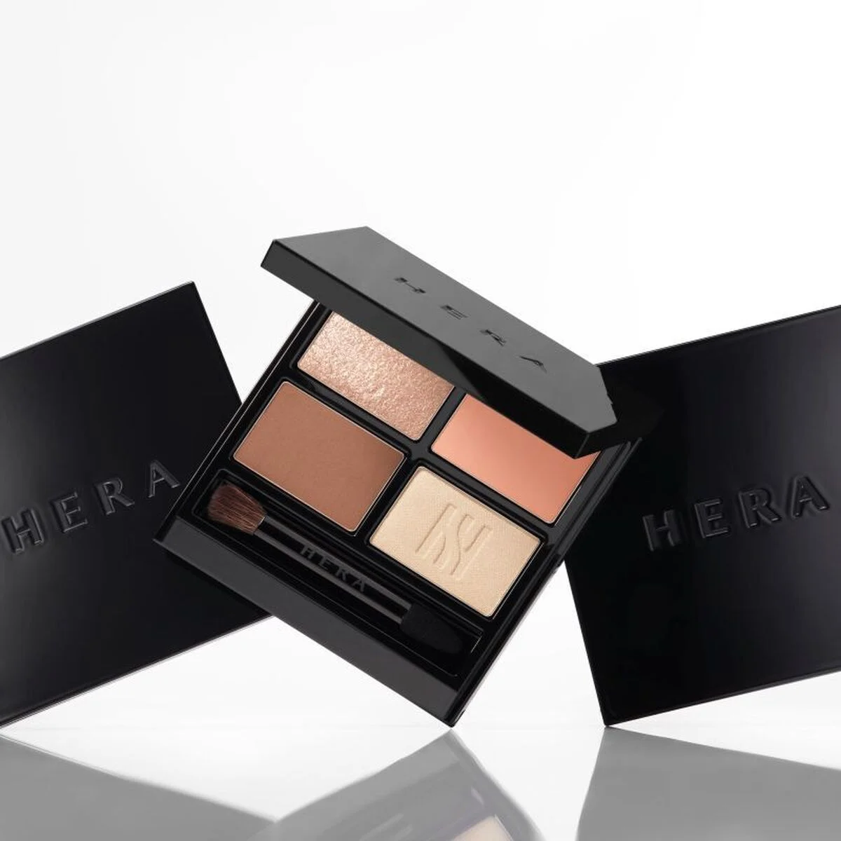 まるでジュエリーボックス。【HERA】多彩な質感・カラーが融合した、大人の品格アイパレット