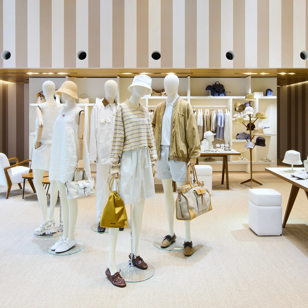 【プラダ】代官山T-SITEでポップアップ「Prada Days of Summer」を開催。夏の新作が揃う限定空間が登場