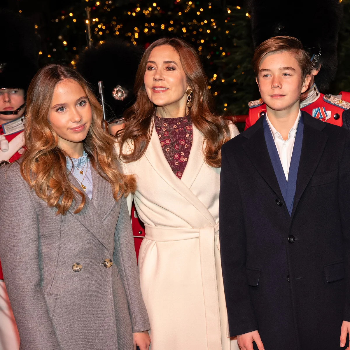 デンマーク国王夫妻、クリスチャン皇太子はじめ４きょうだいの微笑ましいクリスマスバトルをSNSで公開し、話題沸騰！ 一方、水面下では弟夫妻との不和続行中との噂も