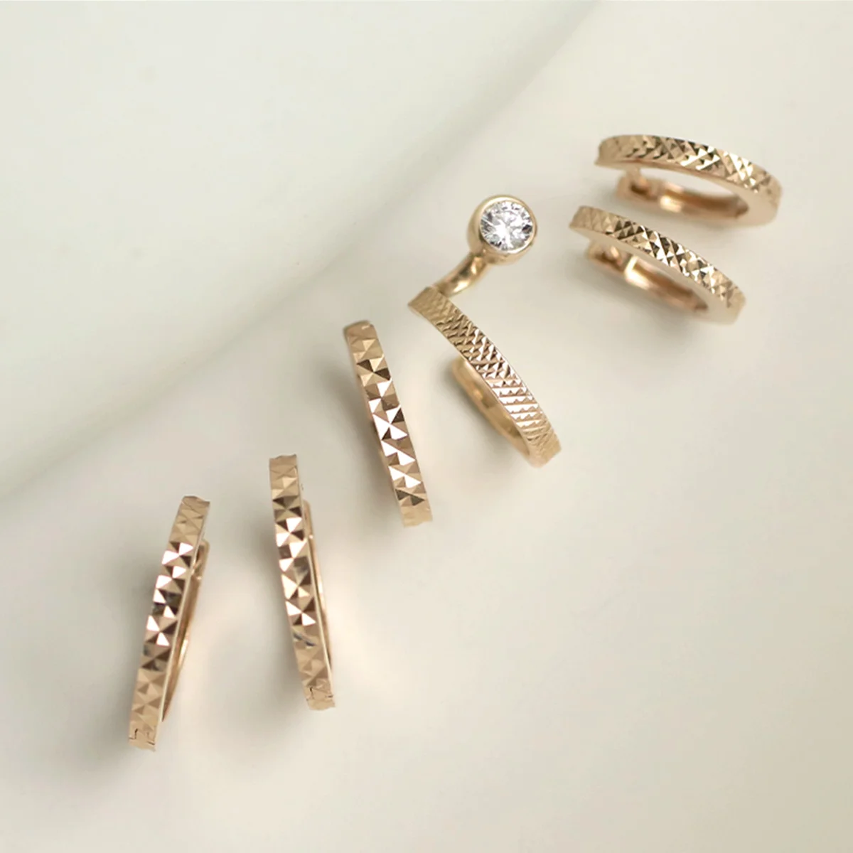 ホリデーを彩るシエナロゼの「ロゼテン」新作ジュエリー