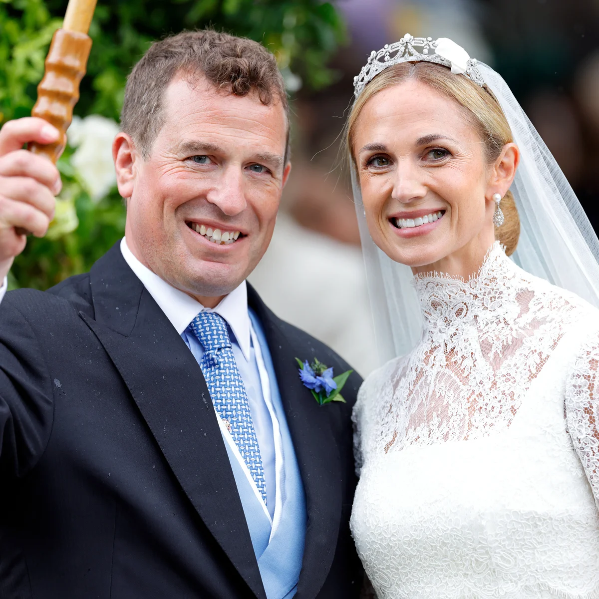 故エリザベス女王の初孫が再婚！ 英王室が集結した結婚式とキャサリン妃の装いに注目