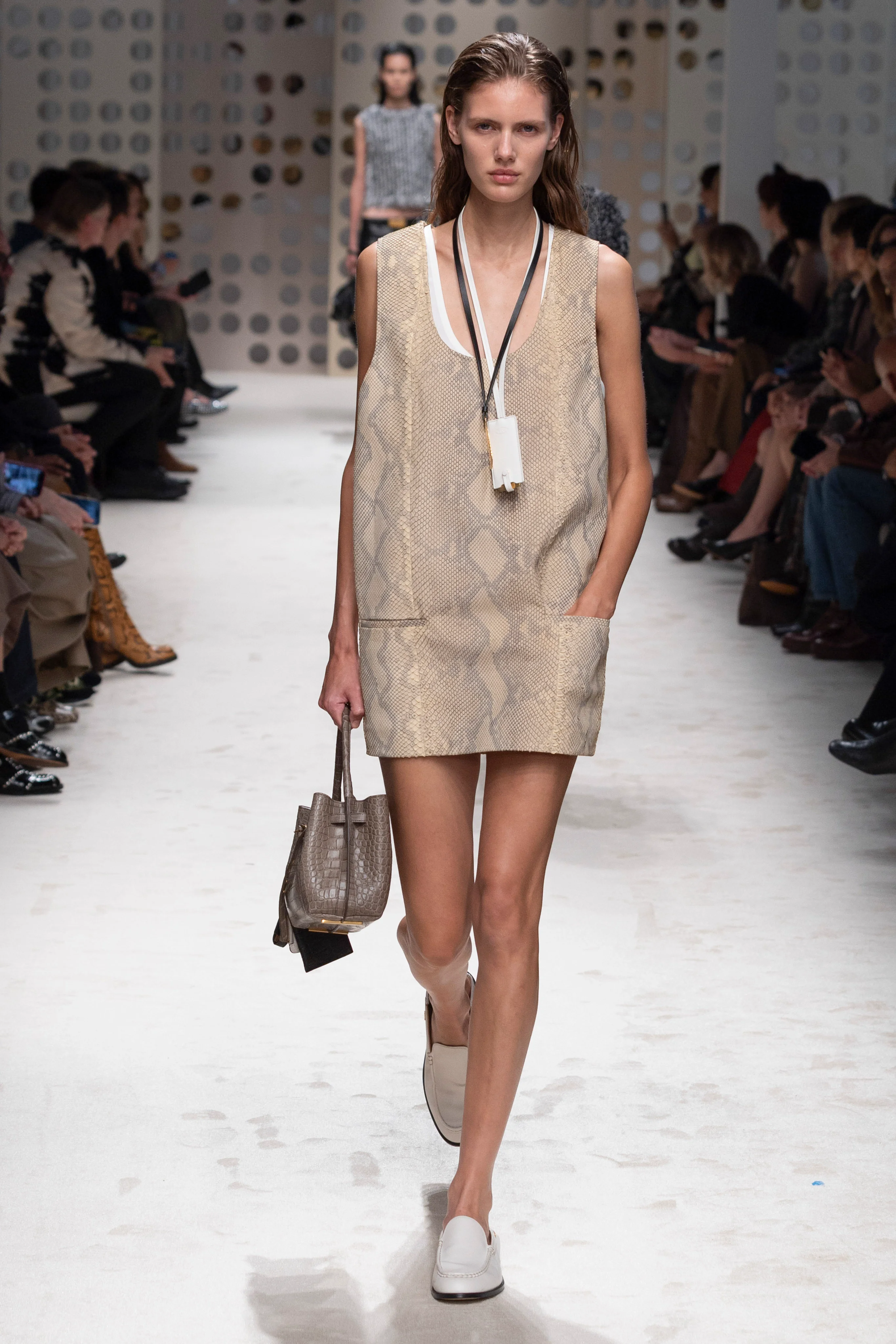 2026年春夏コレクション_TOD'S(トッズ)_モデル_30