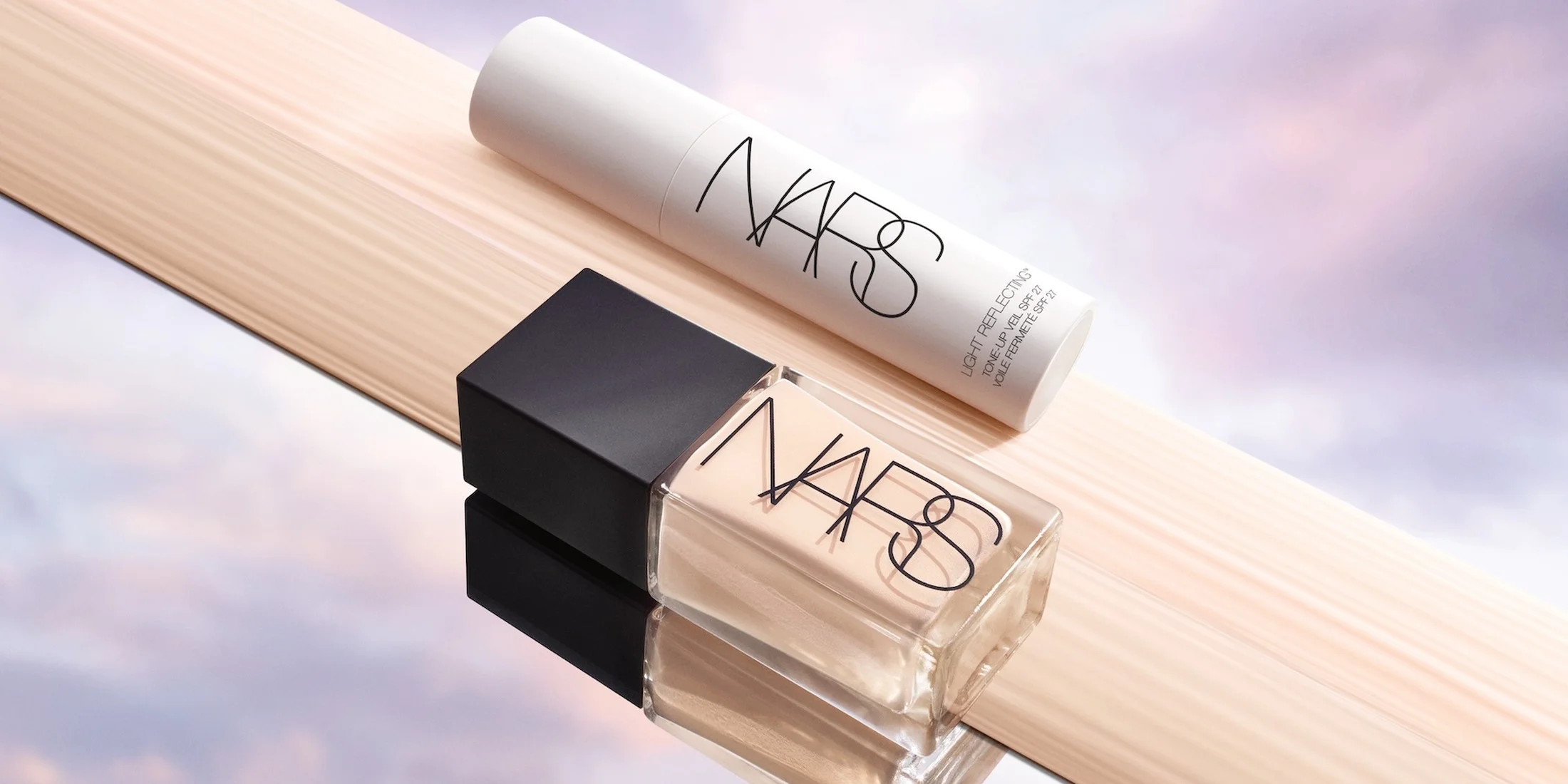 一瞬で冴えた肌に！【NARS】ブランド初のトーンアッププライマーが誕生。人気ファンデーションの新色も