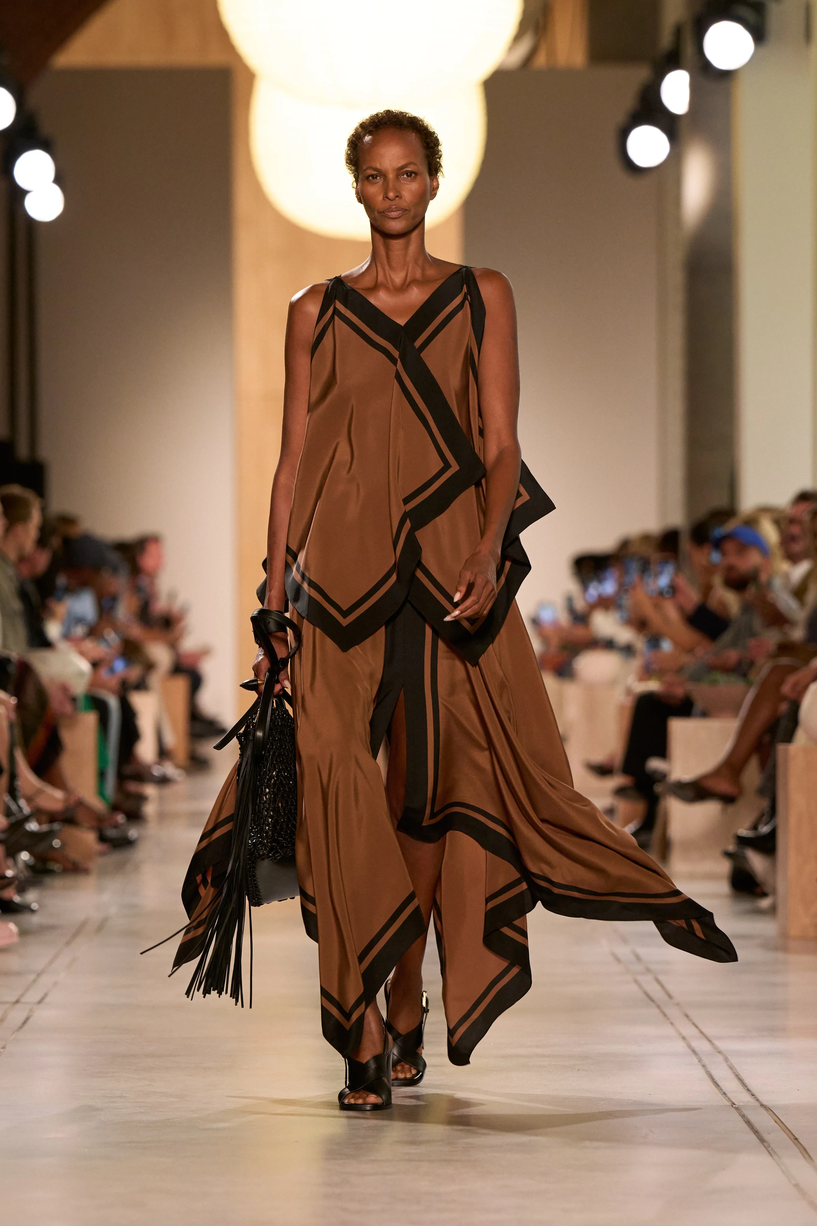 2026年春夏コレクション_MICHAEL KORS COLLECTION(マイケル・コース コレクション)_モデル_28