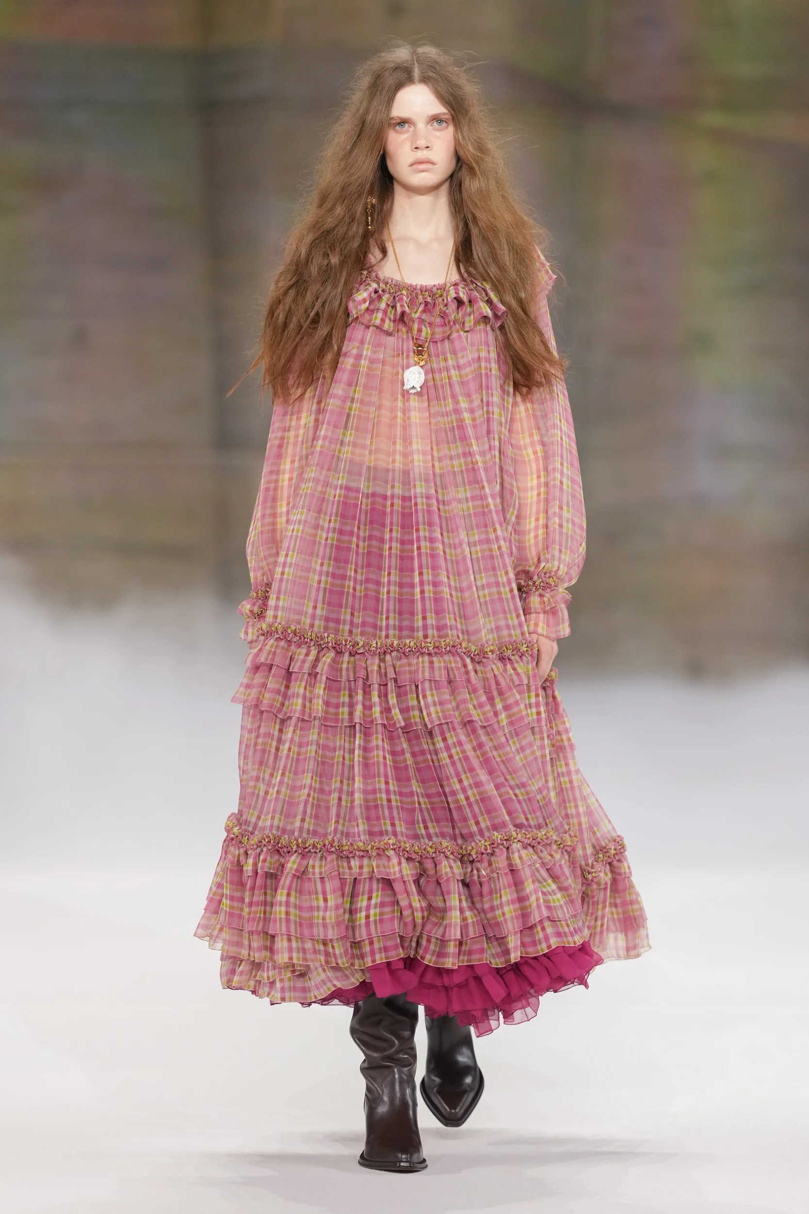 2026-27年秋冬コレクション_CHLOÉ(クロエ)_モデル_8