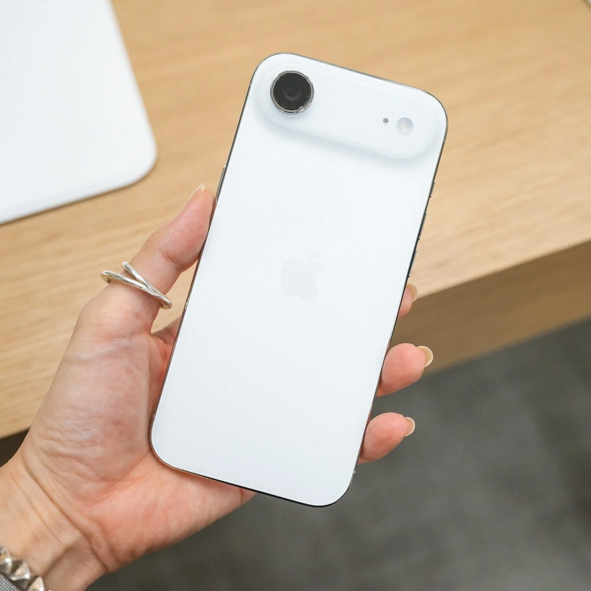 【2025年Apple新製品発表会】iPhone Airほか、注目アイテムをまとめてチェック! vol.214