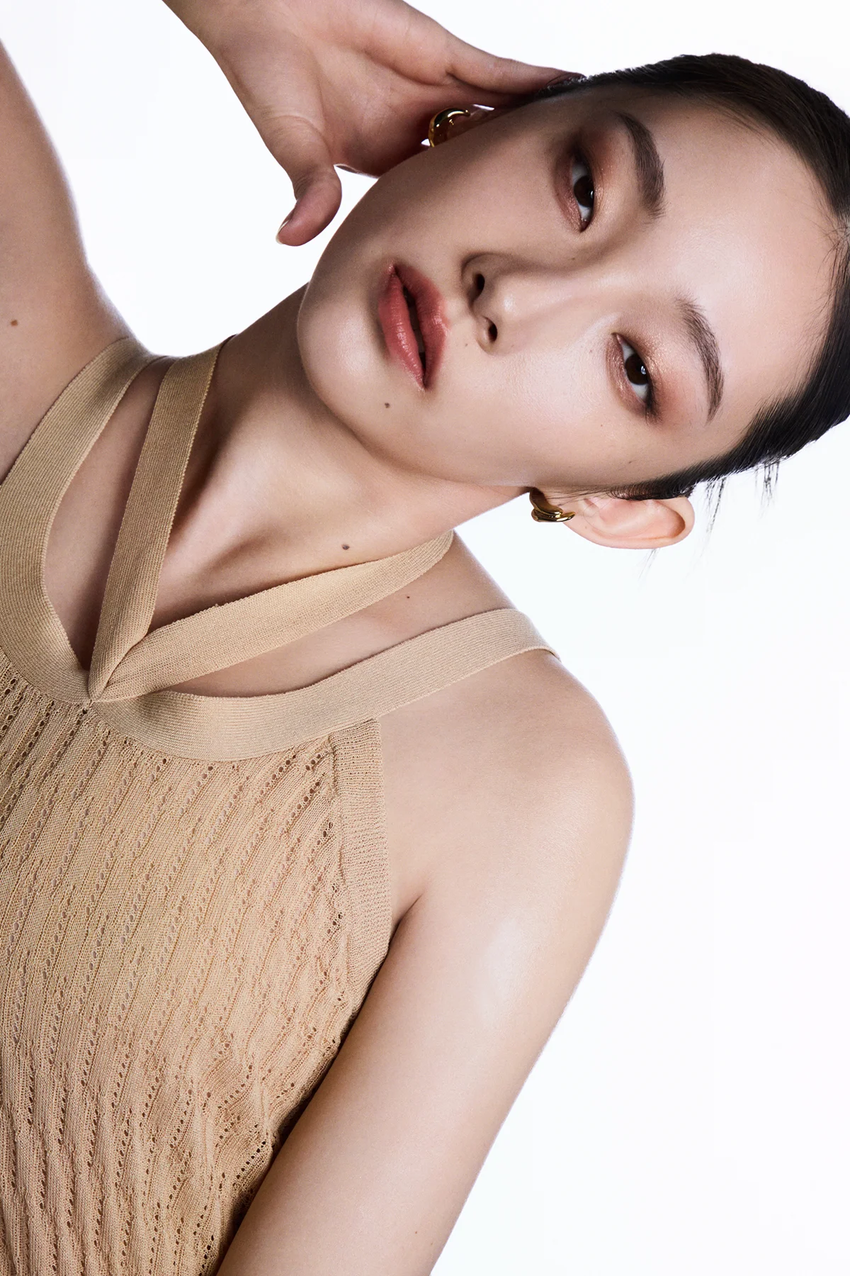 その肌は光彩を放つ。 ザ リクイド ファンデーション eで「艶高さ」の極みへのカバーイメージ