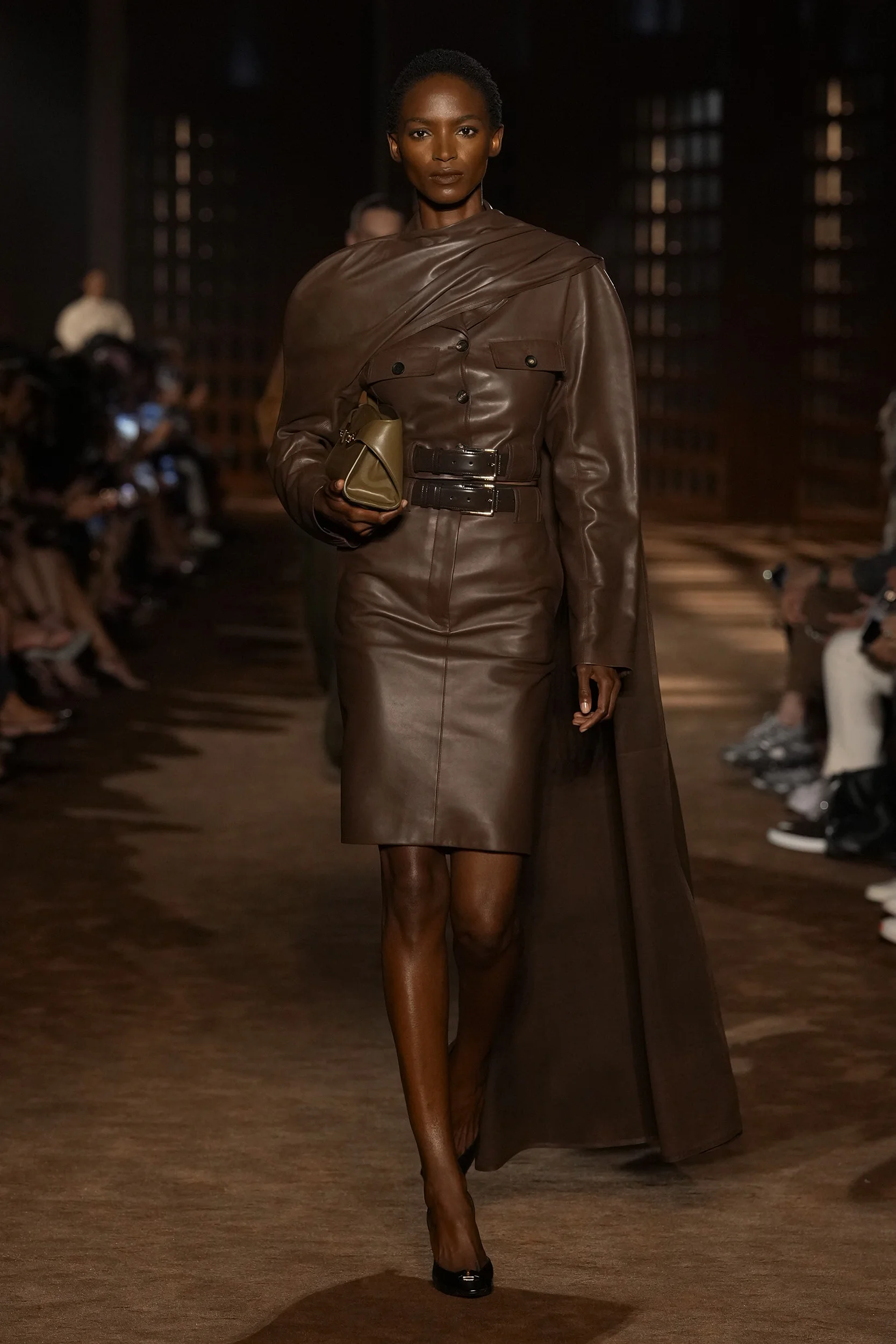 2027年春夏コレクション_FERRAGAMO(フェラガモ)_モデル_42