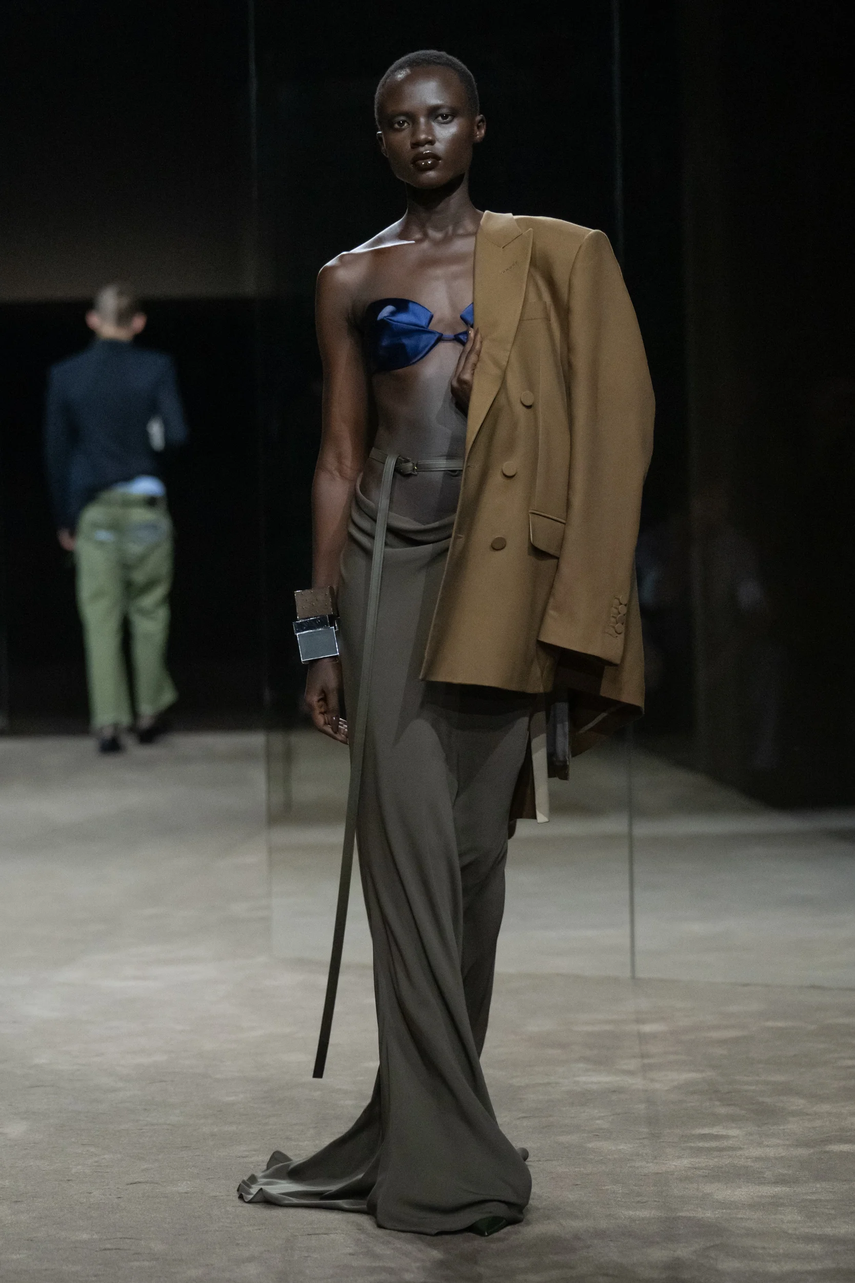 2027年春夏コレクション_TOM FORD(トム フォード)_モデル_23