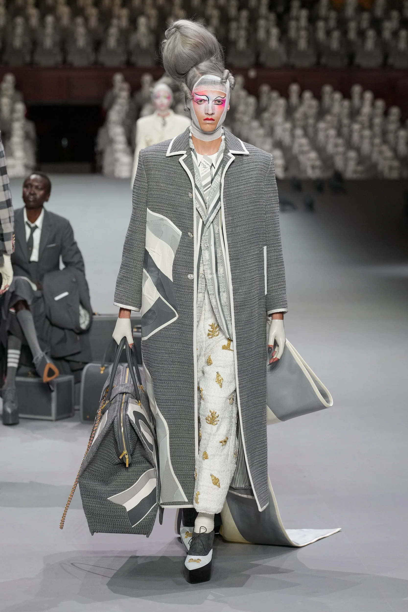 2023-24年秋冬オートクチュールコレクション_THOM BROWNE(トム ブラウン ニューヨーク)_モデル_51