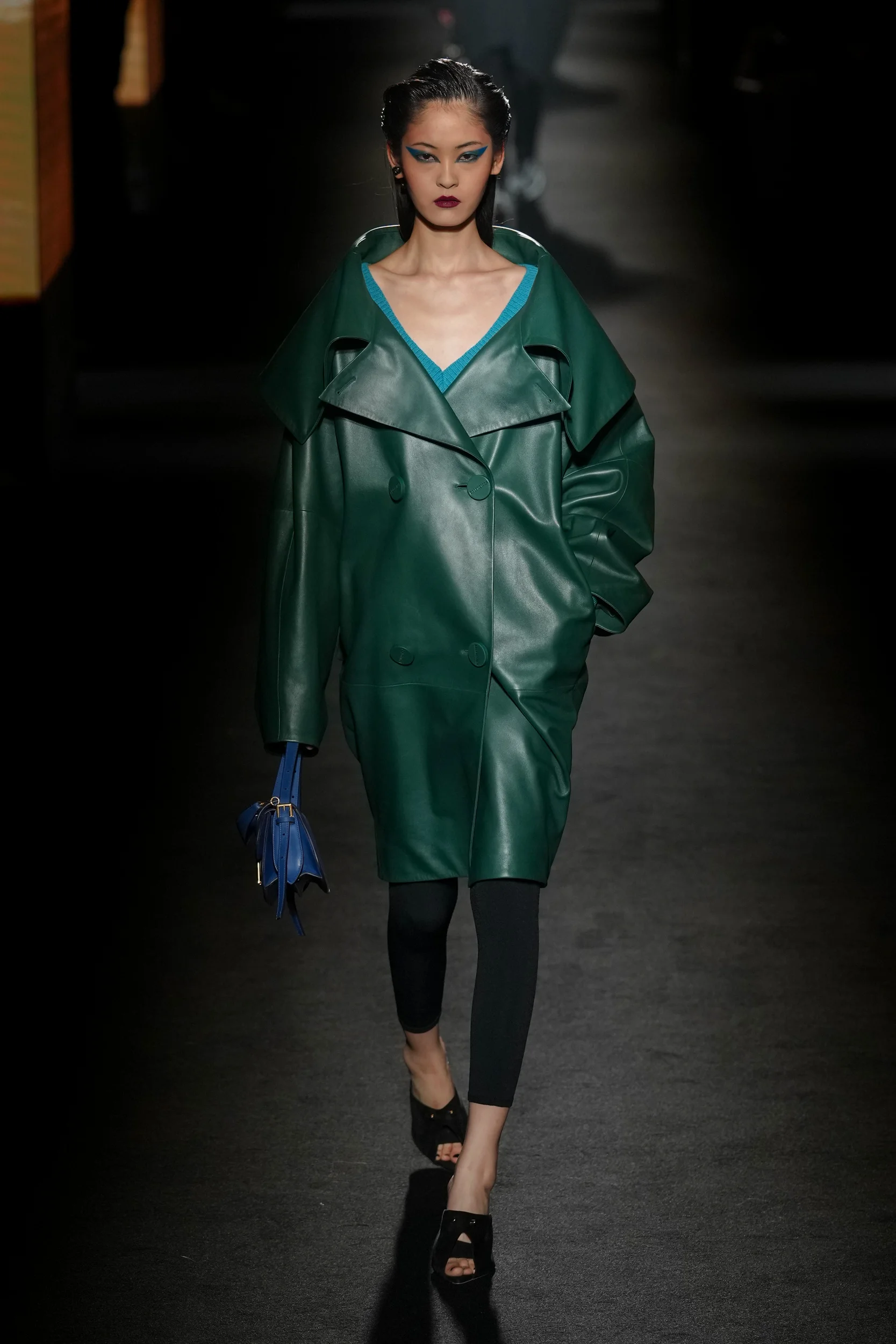 2026-27年秋冬コレクション_BALENCIAGA(バレンシアガ)_モデル_28