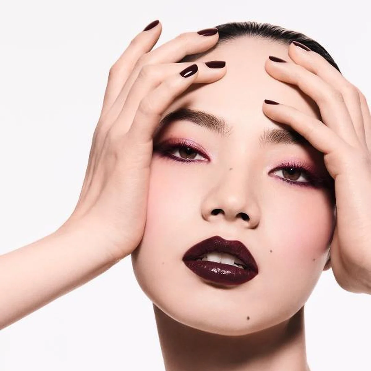 【シャネル】小松菜奈がビューティ アンバサダーに就任。唯一無二の存在感が紡ぐ、新たな美の物語