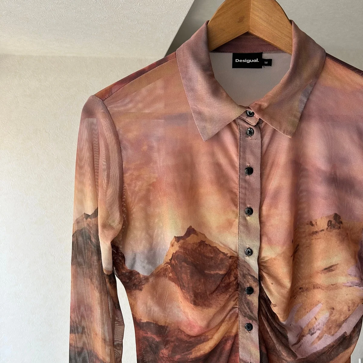 全方位褒められシャツは【desigual(デシグアル)】にあった！