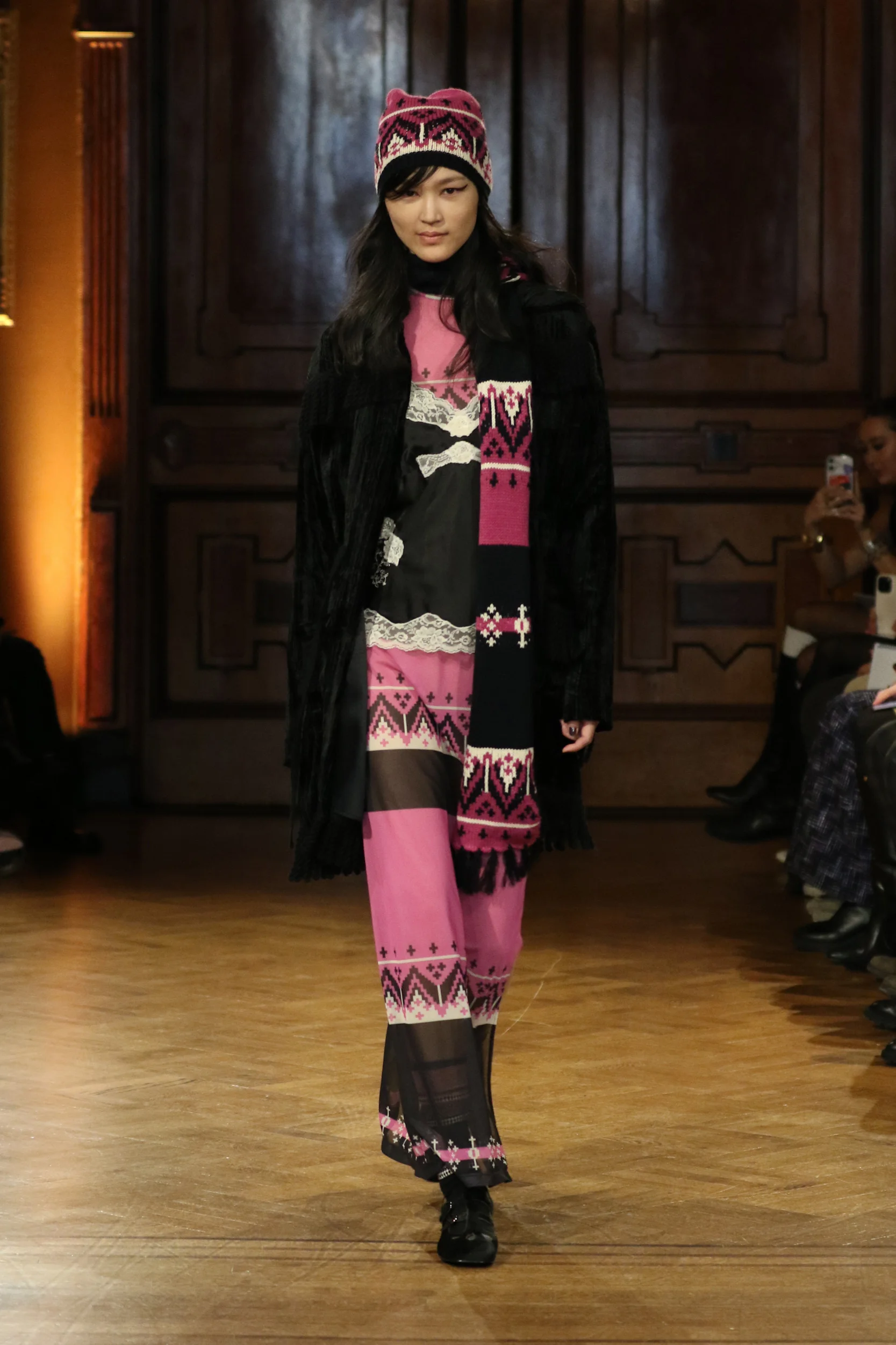 2026-27年秋冬コレクション_ANNA SUI(アナ スイ)_モデル_23