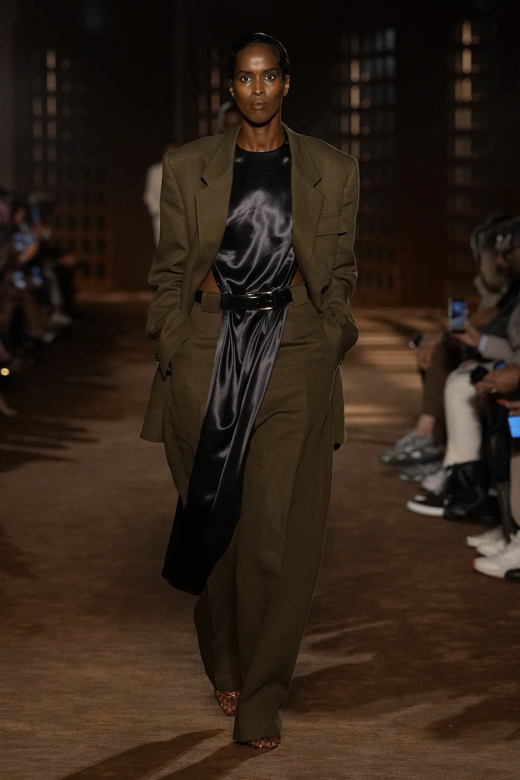 2027年春夏コレクション_FERRAGAMO(フェラガモ)_モデル_47